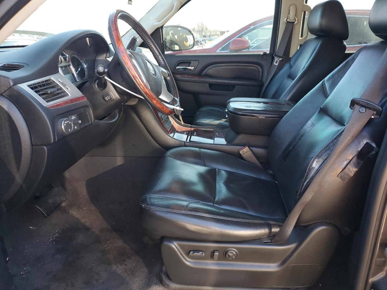 2010 Cadillac Escalade VIN 1GYUKCEF2AR264970 Copart auction photo, frame damage damage thumbnail 7