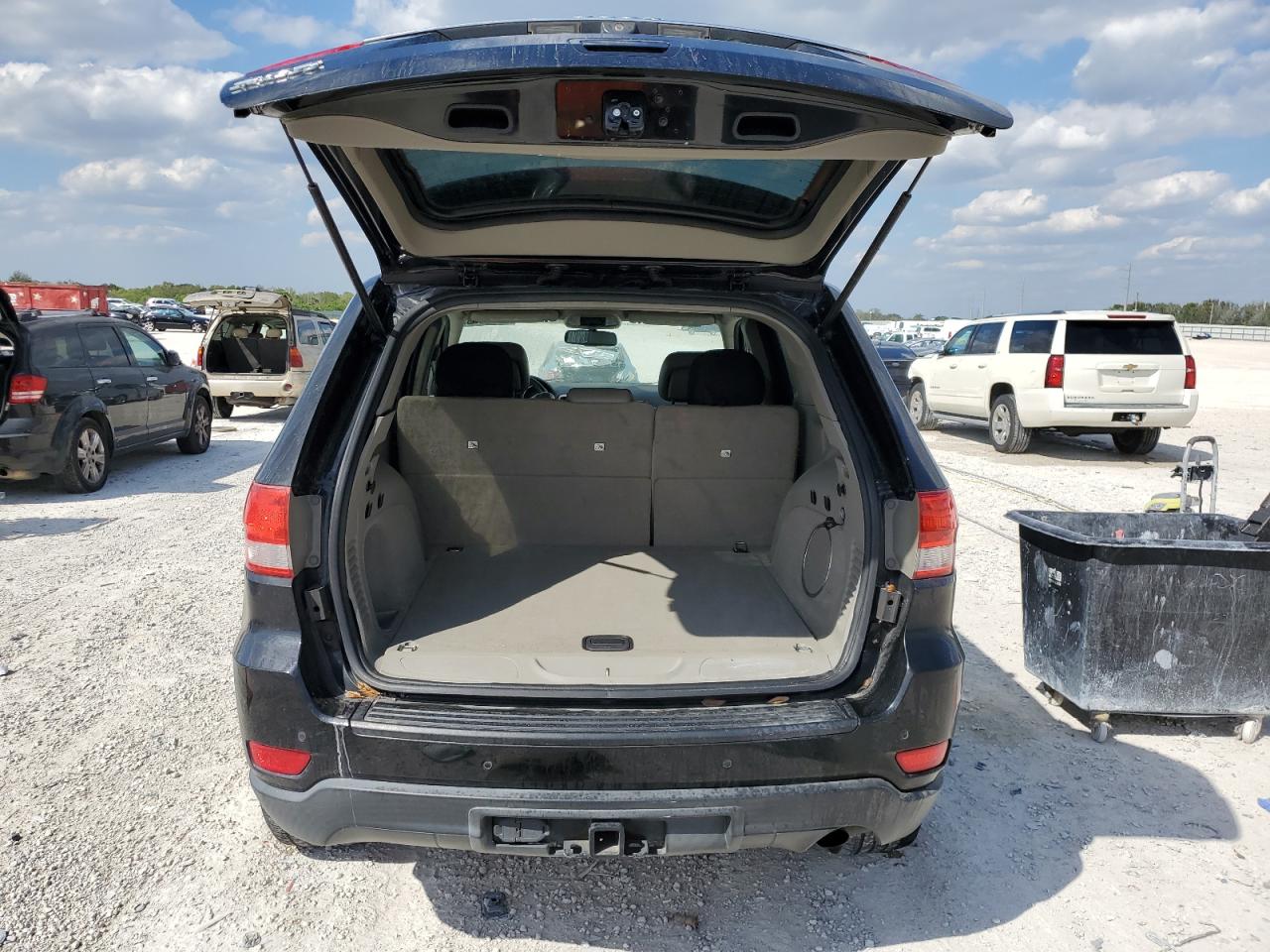 2012 Jeep Grand Cherokee VIN 1C4RJFAG7CC221634 Copart auction photo, side / minor dent/scratches damage thumbnail 6