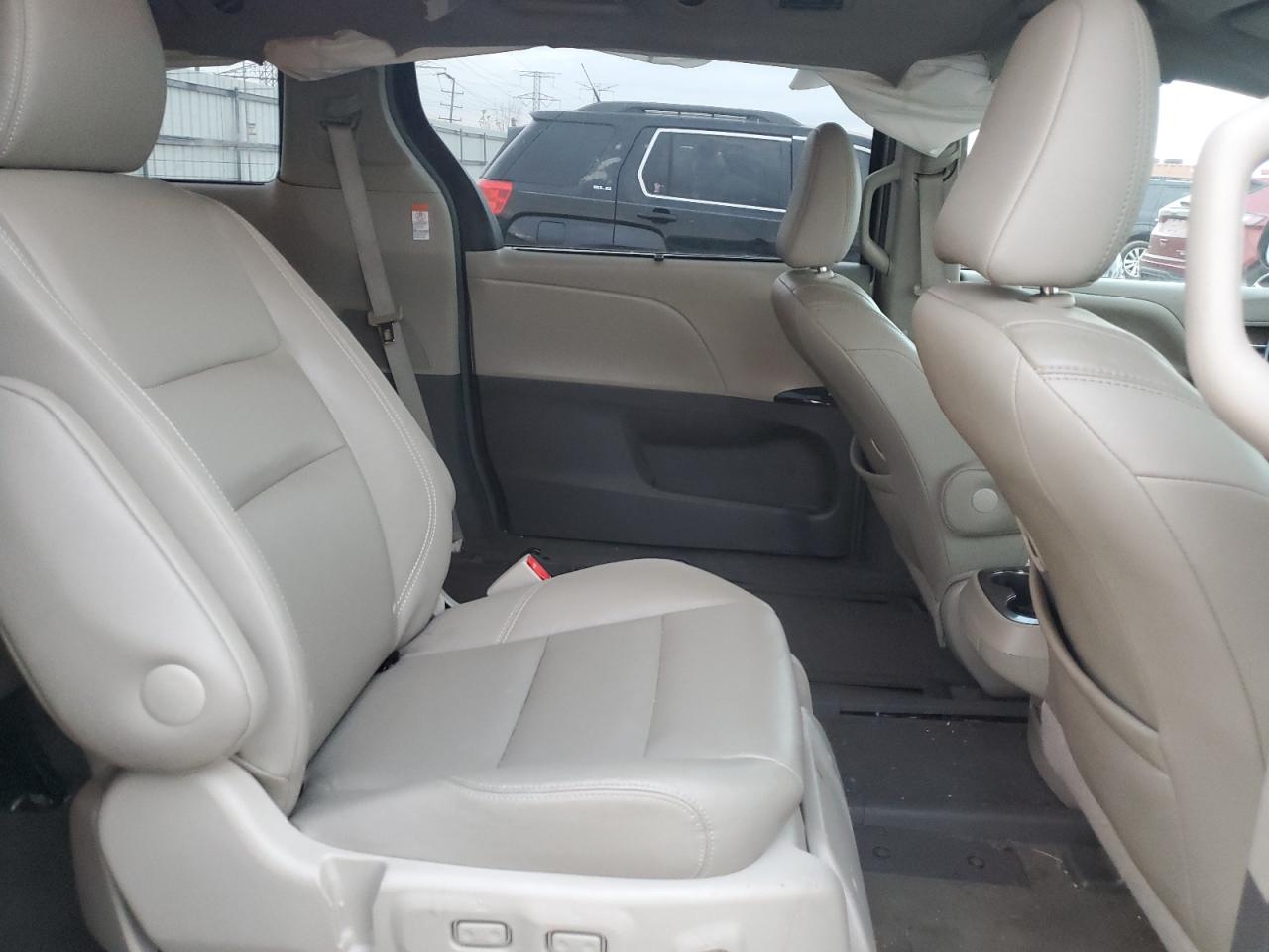2015 Toyota Sienna VIN 5TDYK3DC4FS612890 Copart auction photo, rear end / minor dent/scratches damage thumbnail 11