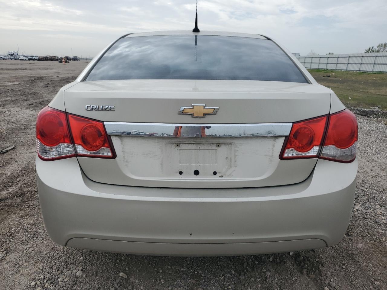 2014 Chevrolet Cruze VIN 1G1PA5SHXE7325516 Copart auction photo, front end / side damage thumbnail 6