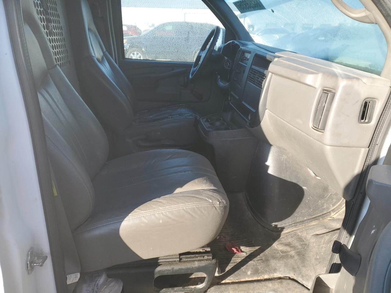 2006 Chevrolet Express VIN 1GCFG15X961259283 Copart auction photo, front end damage thumbnail 7