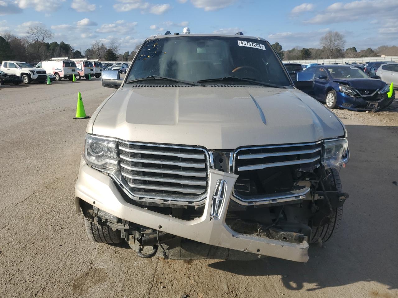 2017 Lincoln Navigator VIN 5LMJJ3HT2HEL07050 Copart auction photo, front end / side damage thumbnail 5