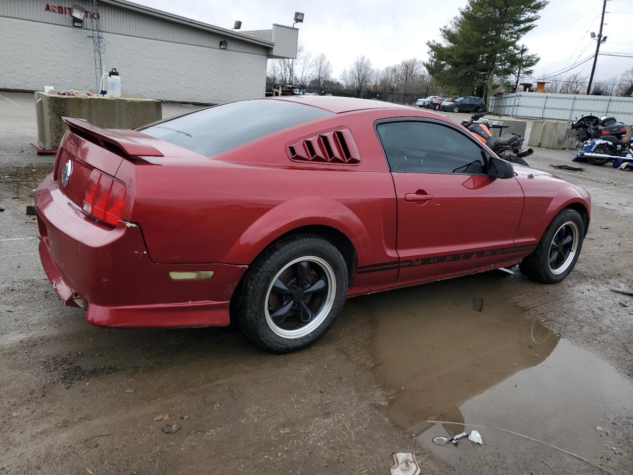 2005 Ford Mustang VIN 1ZVFT80N055116947 Copart auction photo, rear end / side damage thumbnail 3