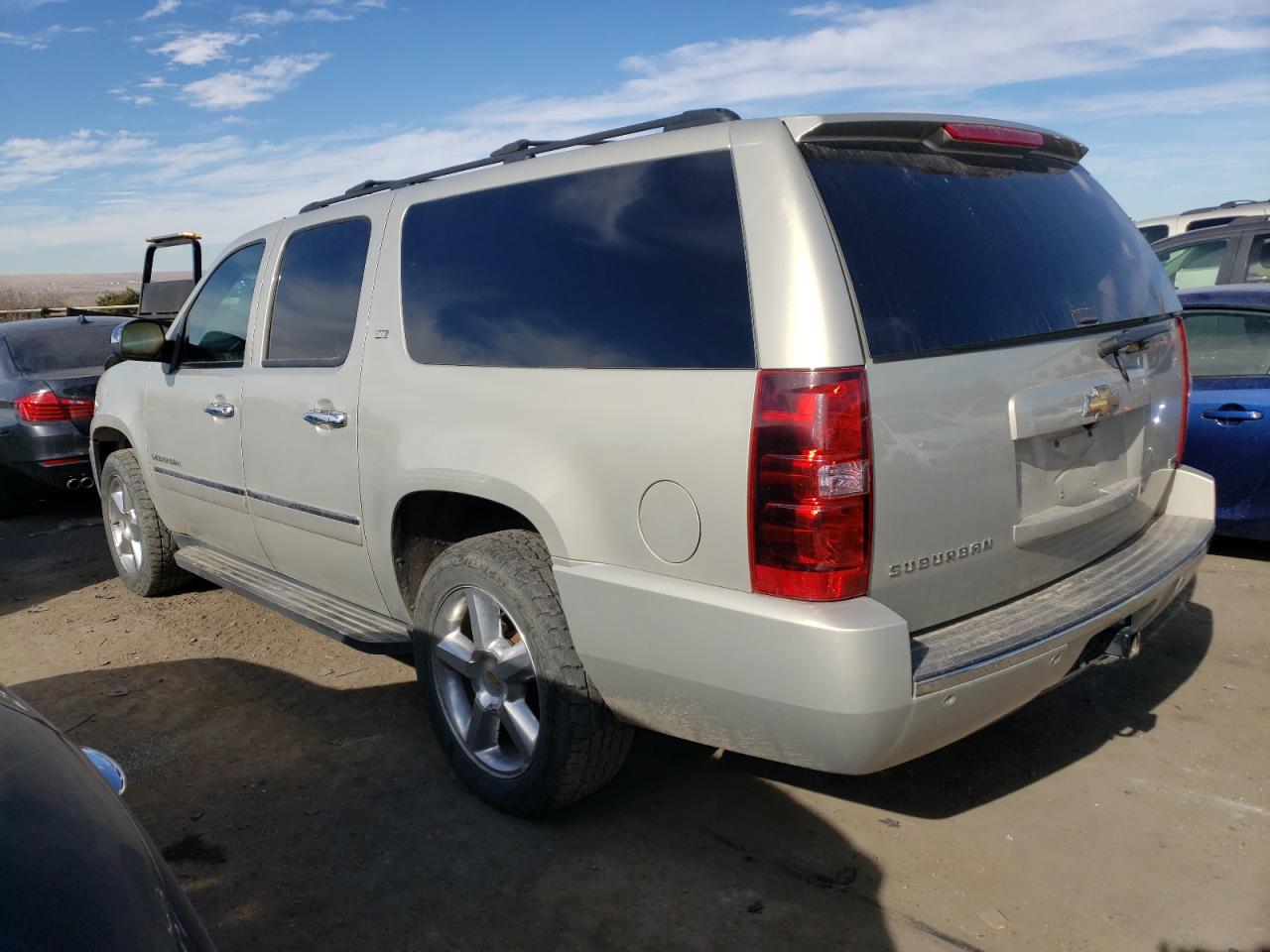 2011 Chevrolet Suburban VIN 1GNSKKE32BR105355 Copart auction photo, front end damage thumbnail 2