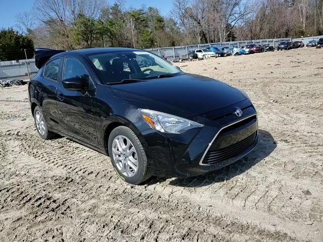 2018 Toyota Yaris VIN 3MYDLBYV0JY318908 Copart auction photo, rear end / minor dent/scratches damage thumbnail 10