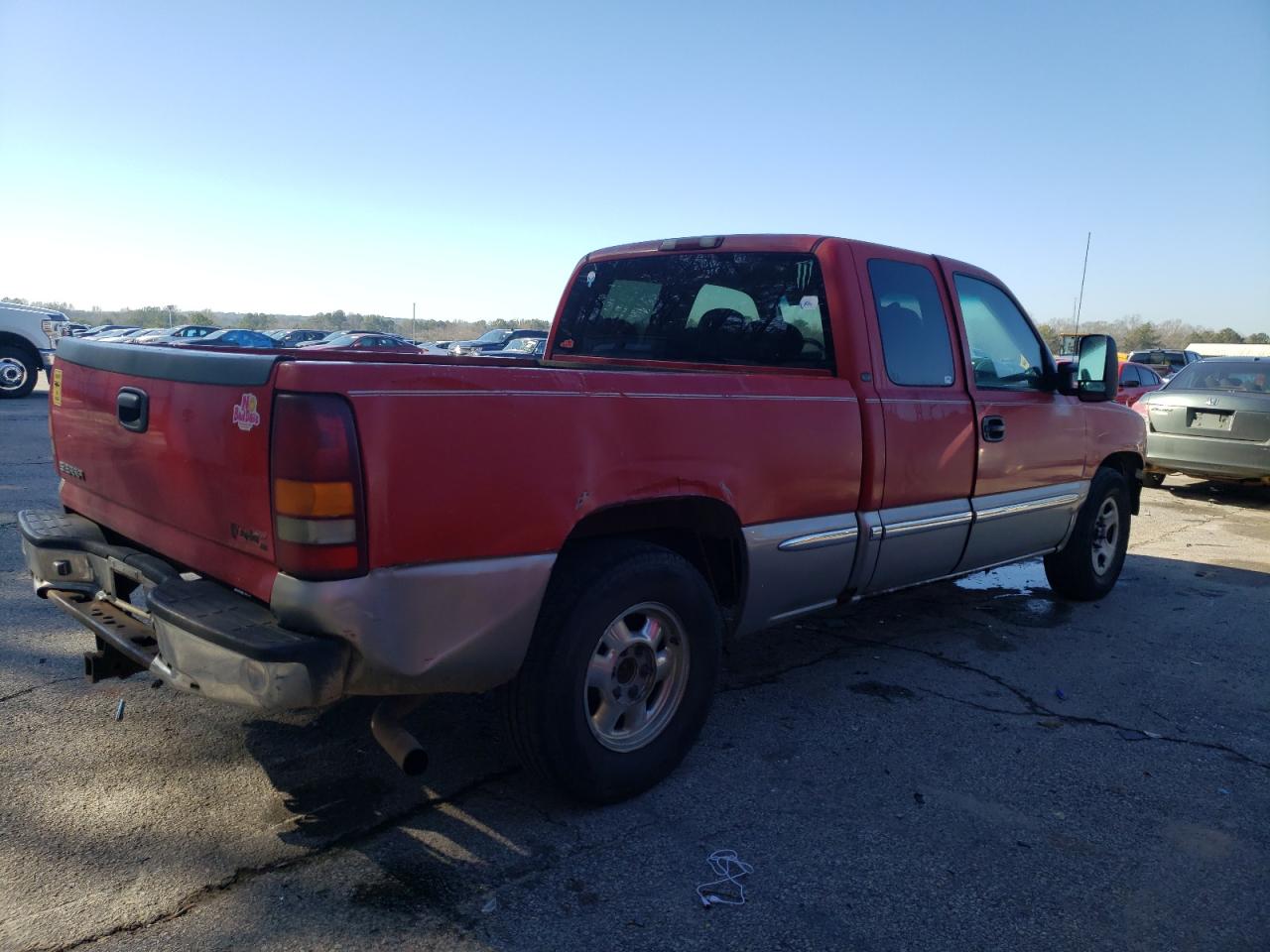 2000 GMC Sierra VIN 2GTEC19T8Y1213004 Copart auction photo, front end / all over damage thumbnail 3