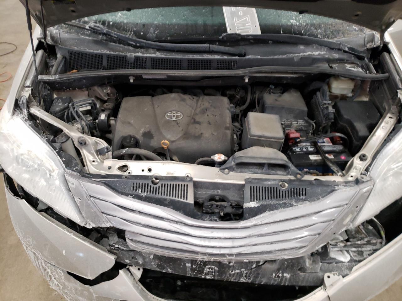 2017 Toyota Sienna VIN 5TDYZ3DC8HS828661 Copart auction photo, front end damage thumbnail 12