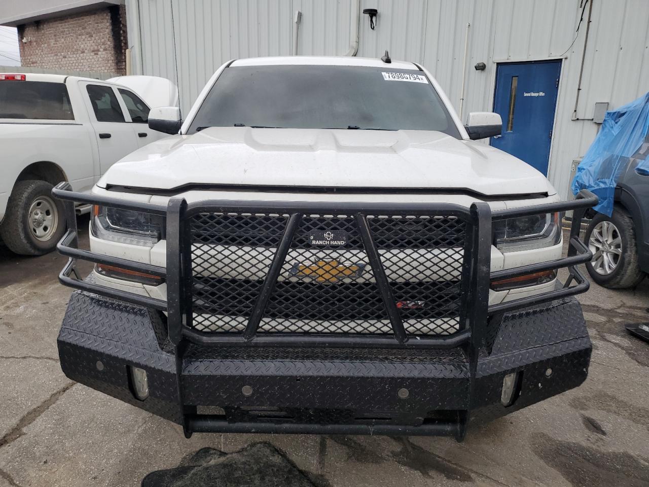 2018 Chevrolet Silverado VIN 3GCUKREC1JG534494 Copart auction photo, burn / burn - interior damage thumbnail 5