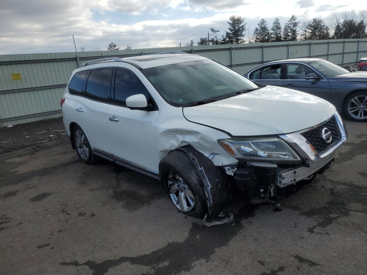 2016 Nissan Pathfinder VIN 5N1AR2MM1GC611386 Copart auction photo, front end / rear end damage thumbnail 4
