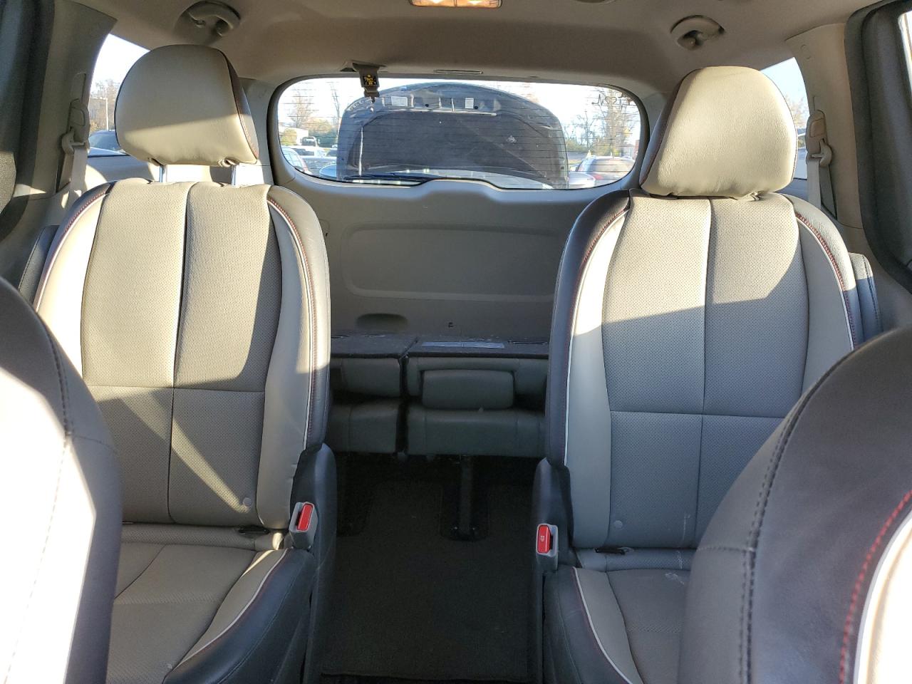 2016 KIA Sedona VIN KNDMB5C17G6209157 Copart auction photo, front end / hail damage thumbnail 10