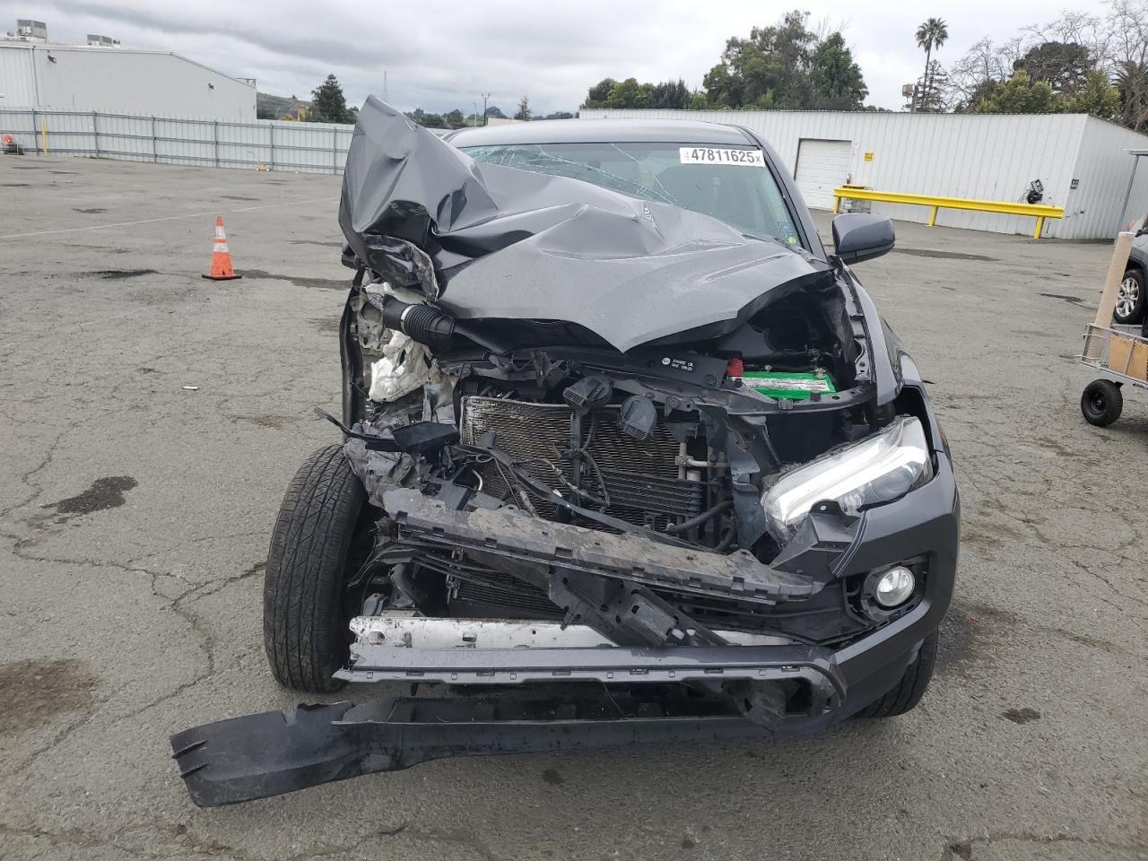 2017 Toyota Tacoma VIN 3TMAZ5CNXHM046474 Copart auction photo, front end / side damage thumbnail 5