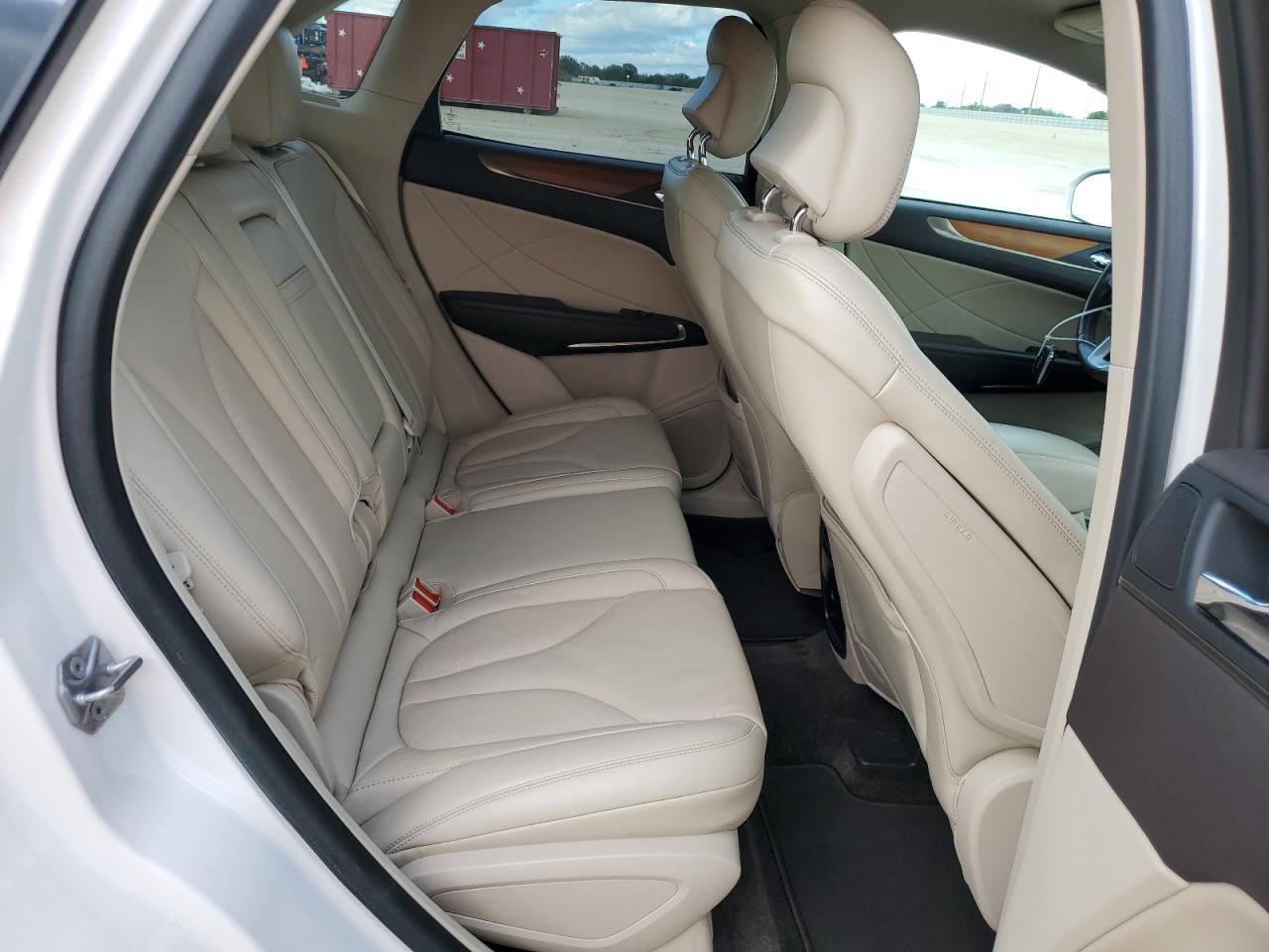 2019 Lincoln MKC VIN 5LMCJ2C92KUL07870 Copart auction photo, front end damage thumbnail 11