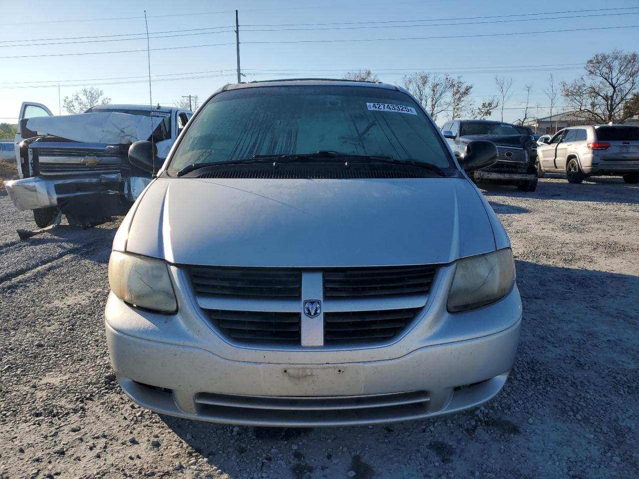 2006 Dodge Caravan VIN 1D4GP24R36B596039 Copart auction photo, front end / side damage thumbnail 5