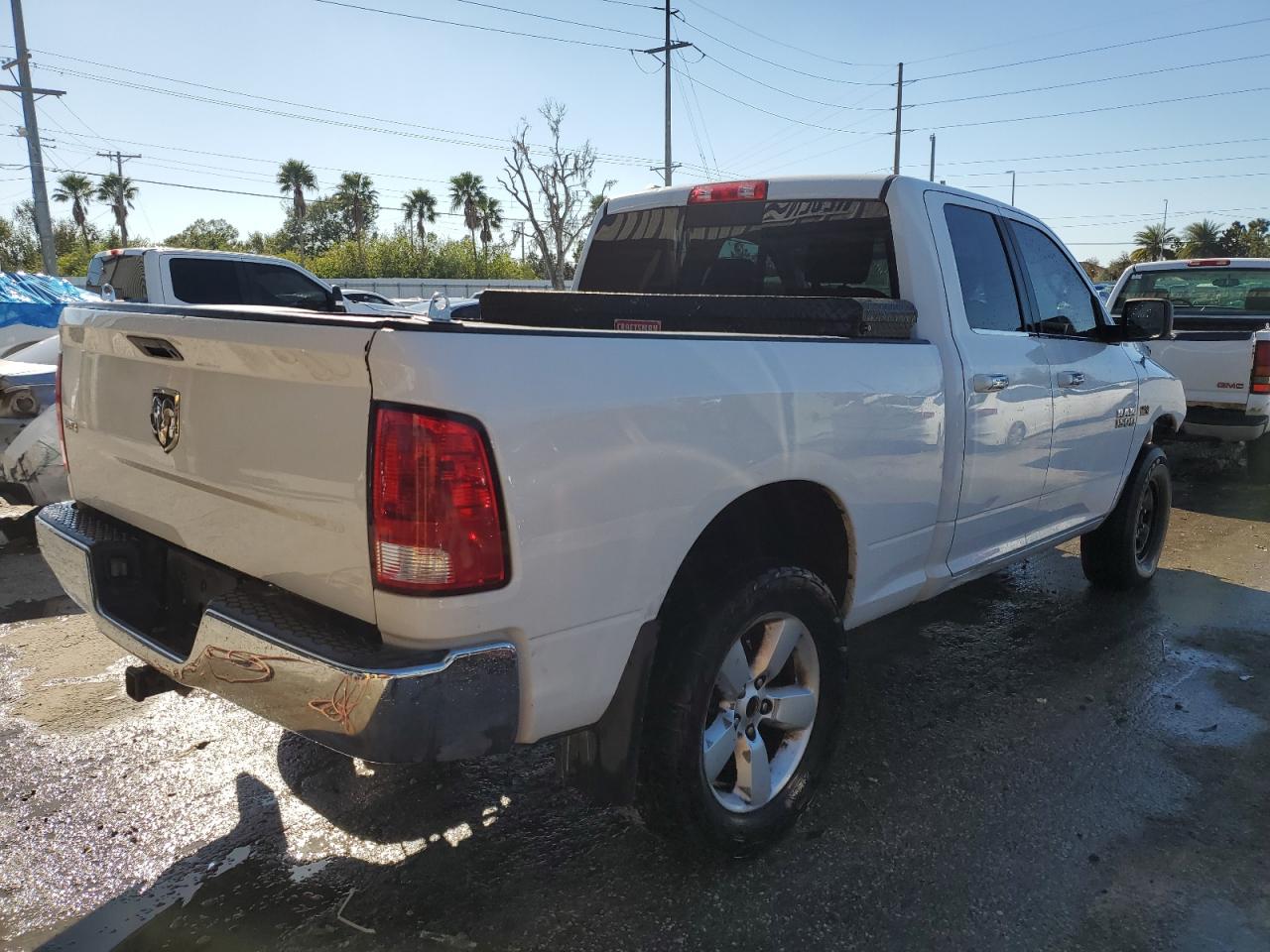 2017 RAM 1500 VIN 1C6RR6GT1HS679185 Copart auction photo, front end damage thumbnail 3