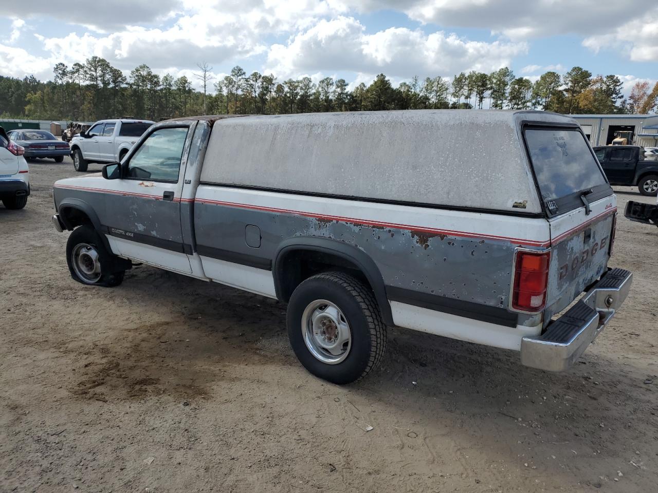 1993 Dodge Dakota VIN 1B7GG26X3PS123543 Copart auction photo, front end damage thumbnail 2