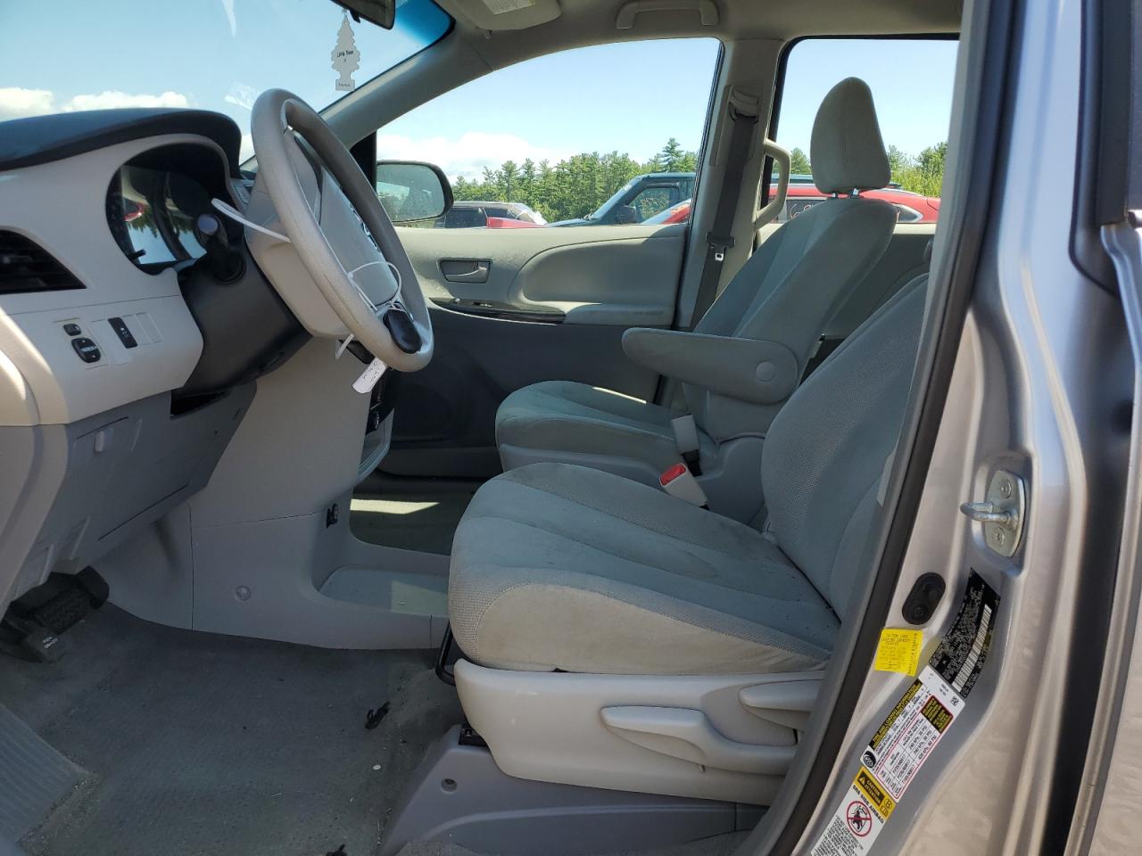2012 Toyota Sienna VIN 5TDZK3DC0CS194182 Copart auction photo, front end damage thumbnail 7