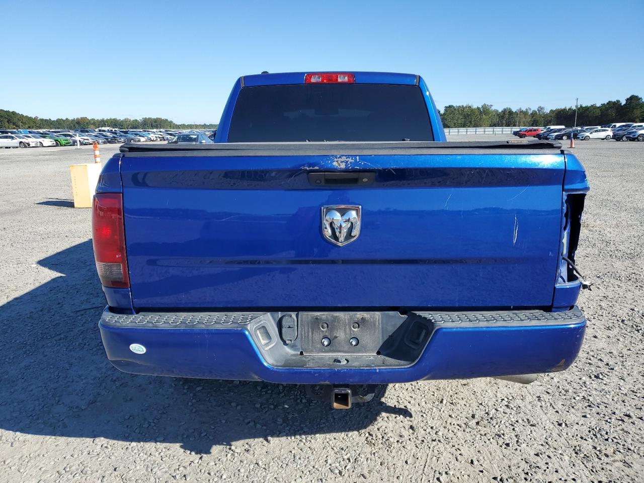 2018 RAM 1500 VIN 1C6RR6FG5JS295145 Copart auction photo, water/flood / all over damage thumbnail 6