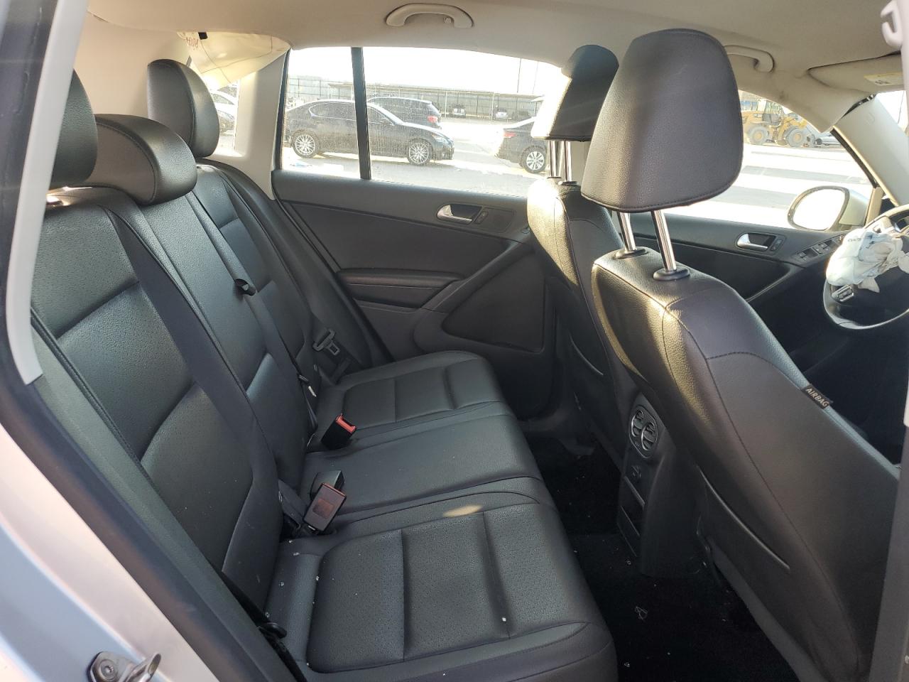 2016 Volkswagen Tiguan VIN WVGAV7AX9GW525510 Copart auction photo, front end / rear end damage thumbnail 11