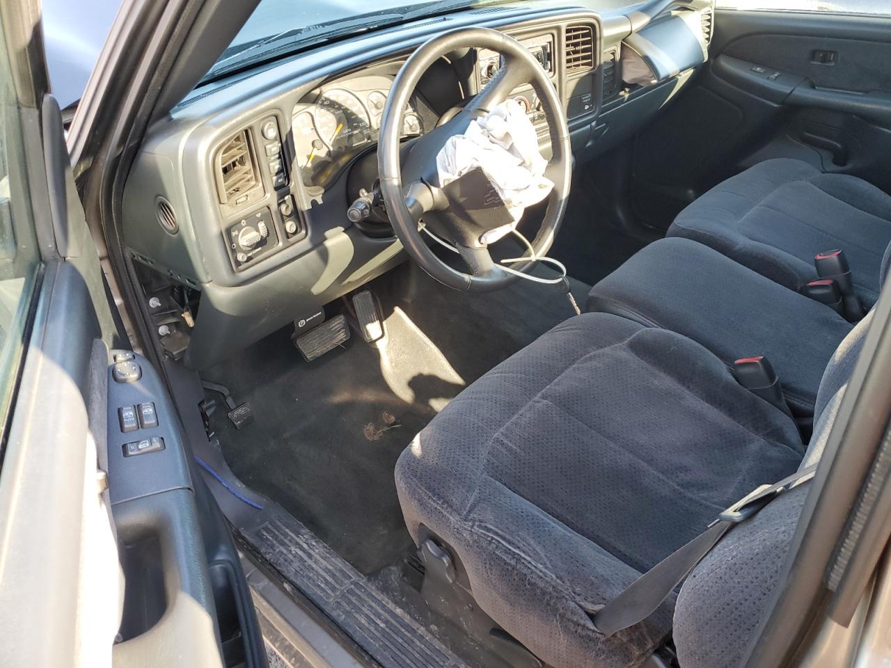 1999 Chevrolet Silverado VIN 1GCEK14T8XZ141172 Copart auction photo, front end / side damage thumbnail 8
