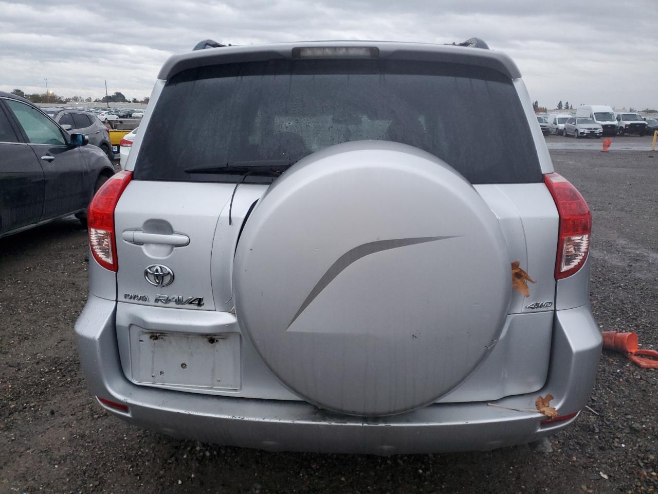 2007 Toyota RAV 4 VIN JTMBK31V676024034 Copart auction photo, front end damage thumbnail 6