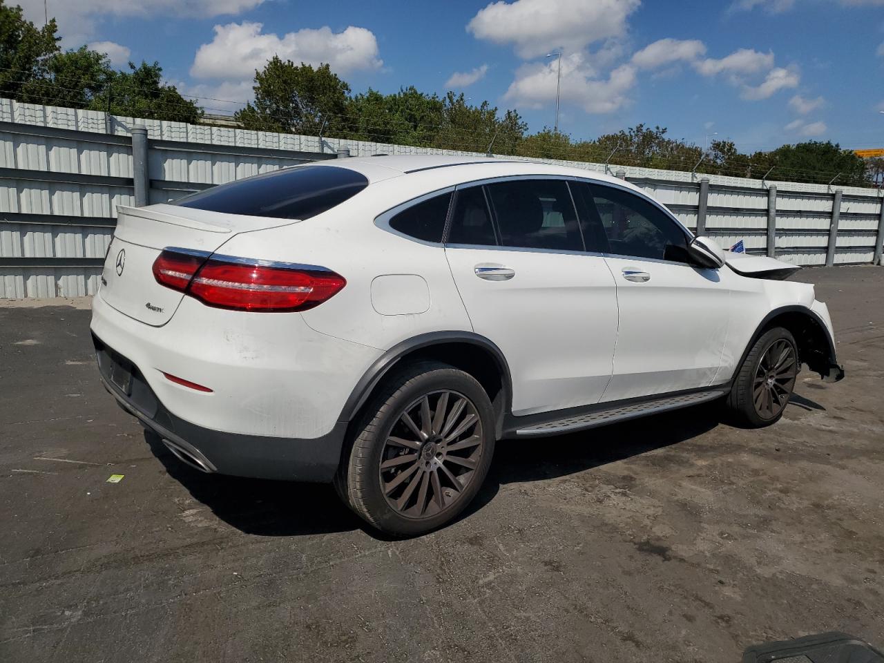 2018 Mercedes-Benz GLC VIN WDC0J4KB5JF296130 Copart auction photo, front end damage thumbnail 3