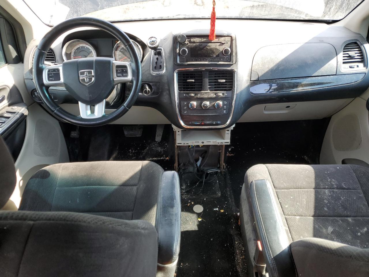 2012 Dodge Caravan VIN 2C4RDGBG0CR173851 Copart auction photo, side / front end damage thumbnail 8