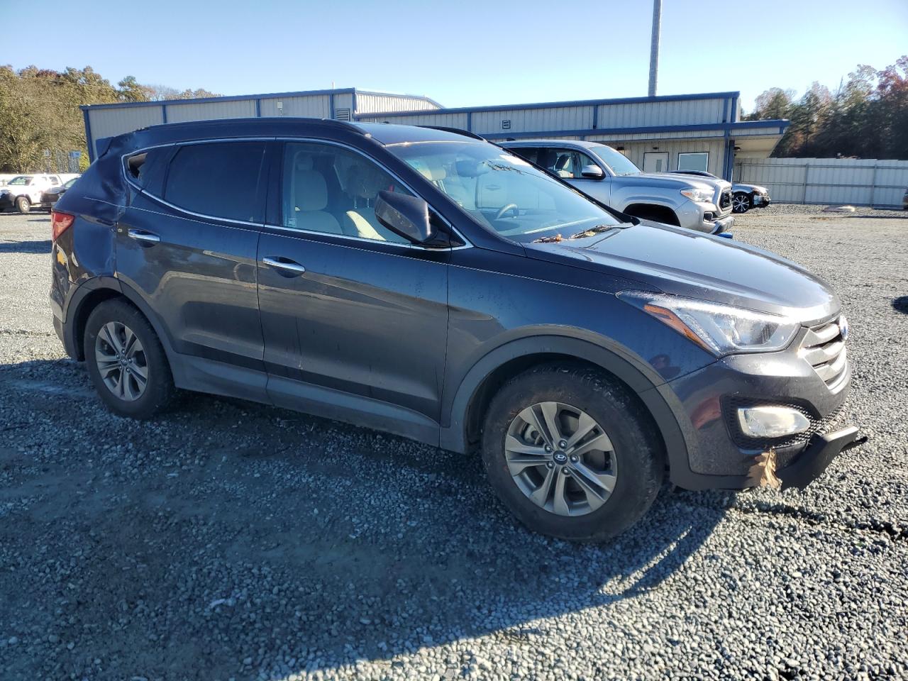 2016 Hyundai Santa Fe VIN 5XYZU3LB6GG339683 Copart auction photo, front end / side damage thumbnail 4