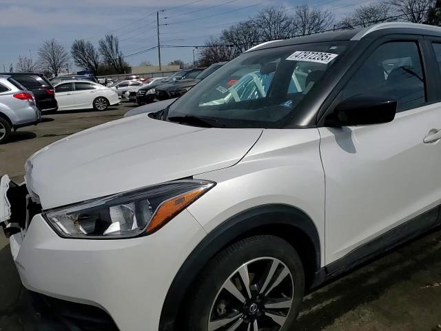 2018 Nissan Kicks VIN 3N1CP5CU3JL533780 Copart auction photo, front end damage thumbnail 11