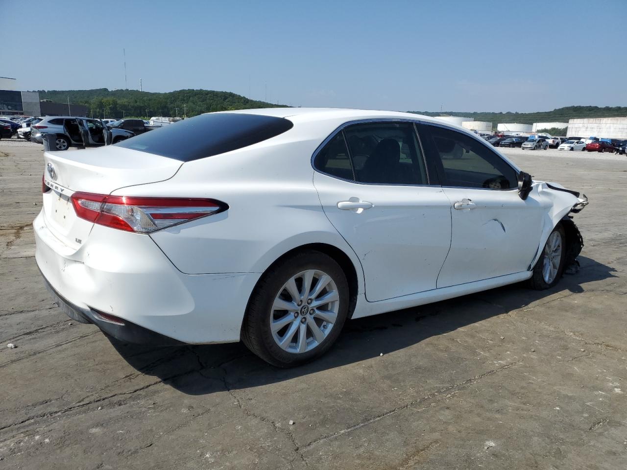 2018 Toyota Camry VIN 4T1B11HK4JU593241 Copart auction photo, front end damage thumbnail 3