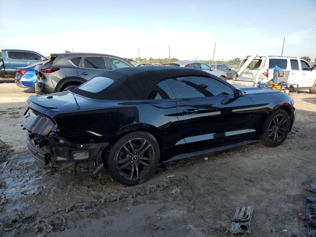 2017 Ford Mustang VIN 1FATP8UH5H5295818 Copart auction photo, front end / minor dent/scratches damage thumbnail 3