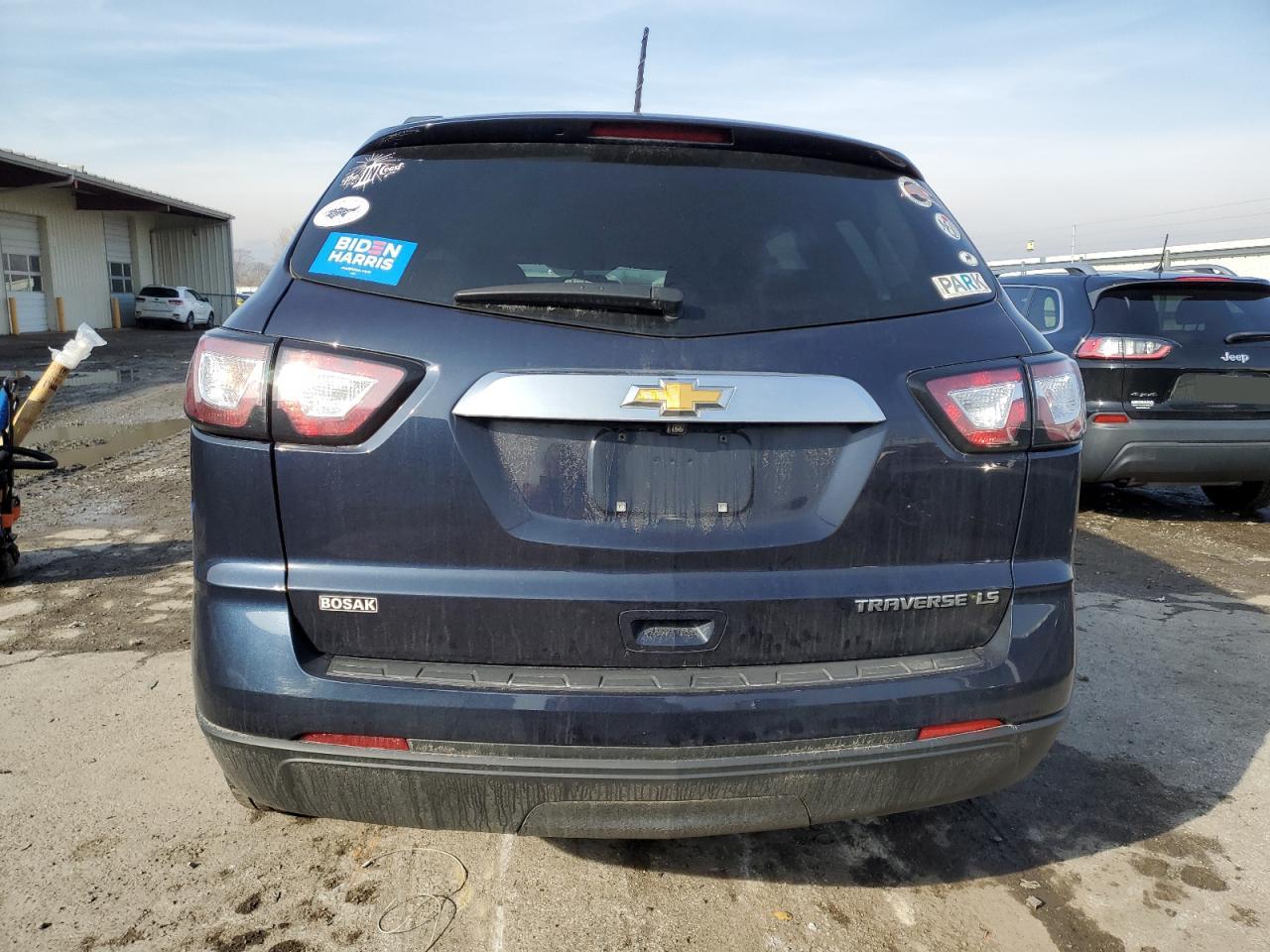 2015 Chevrolet Traverse VIN 1GNKRFED5FJ368116 Copart auction photo, front end / side damage thumbnail 6
