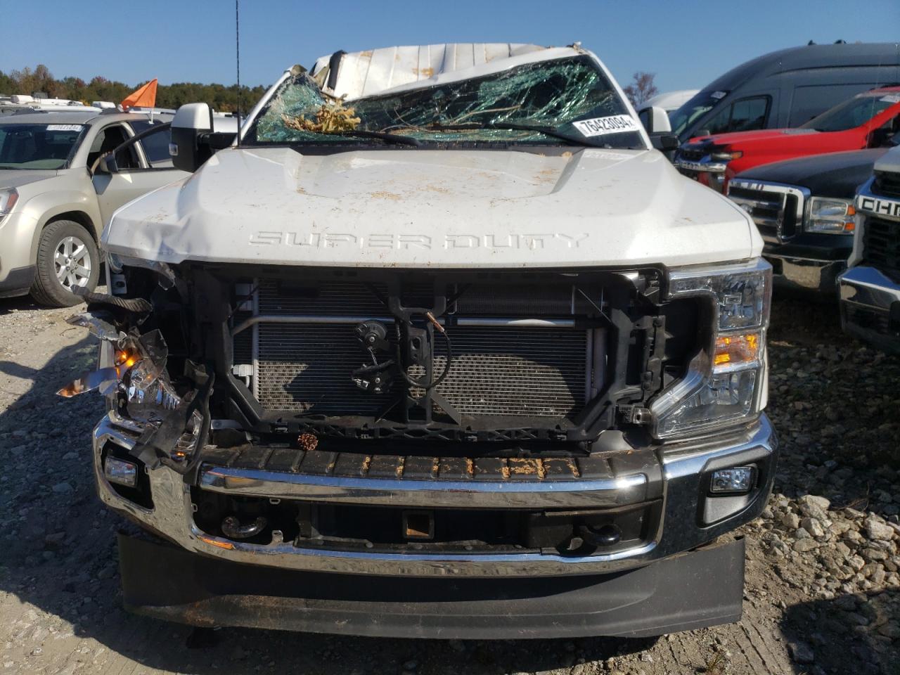 2022 Ford F350 VIN 1FT8W3BTXNEE75109 Copart auction photo, top/roof / front end damage thumbnail 5