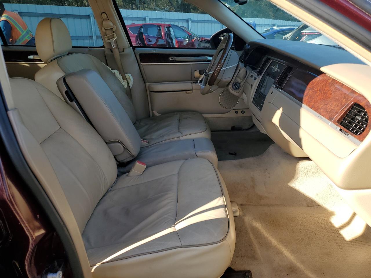 2006 Lincoln Town Car VIN 1LNHM83W96Y628330 Copart auction photo, side damage thumbnail 7