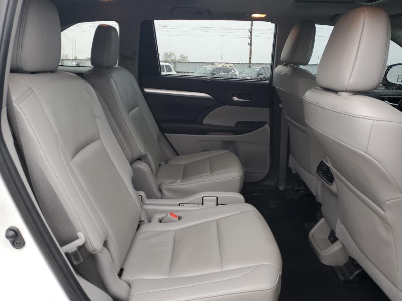 2019 Toyota Highlander VIN 5TDJZRFHXKS575248 Copart auction photo, rear end / undercarriage damage thumbnail 11