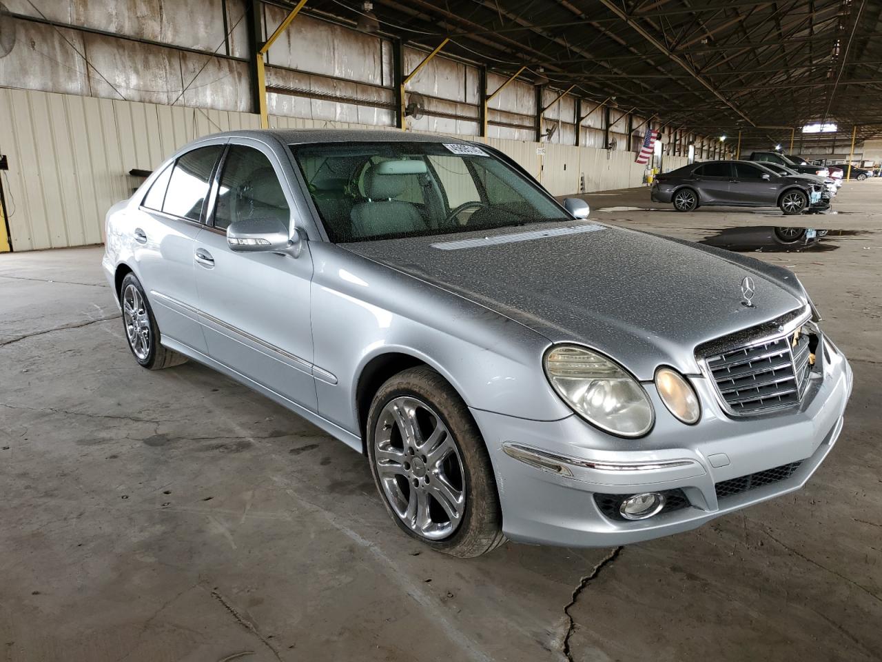 2007 Mercedes-Benz E-klasse VIN WDBUF56XX7B034140 Copart auction photo, front end damage thumbnail 4