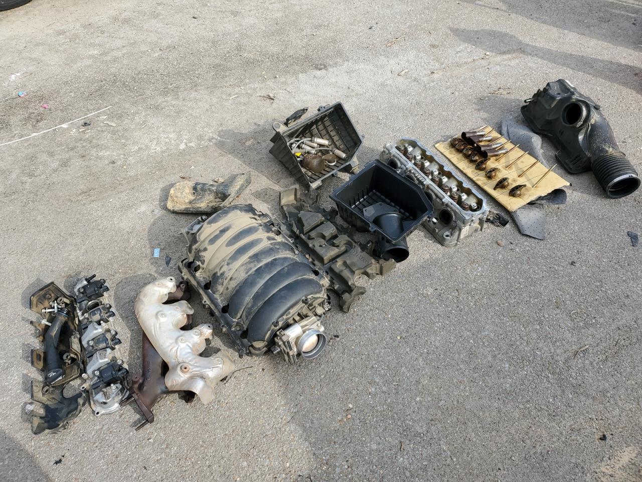 2019 Chevrolet Silverado VIN 3GCUYDED7KG188513 Copart auction photo, burn - engine / mechanical damage thumbnail 15