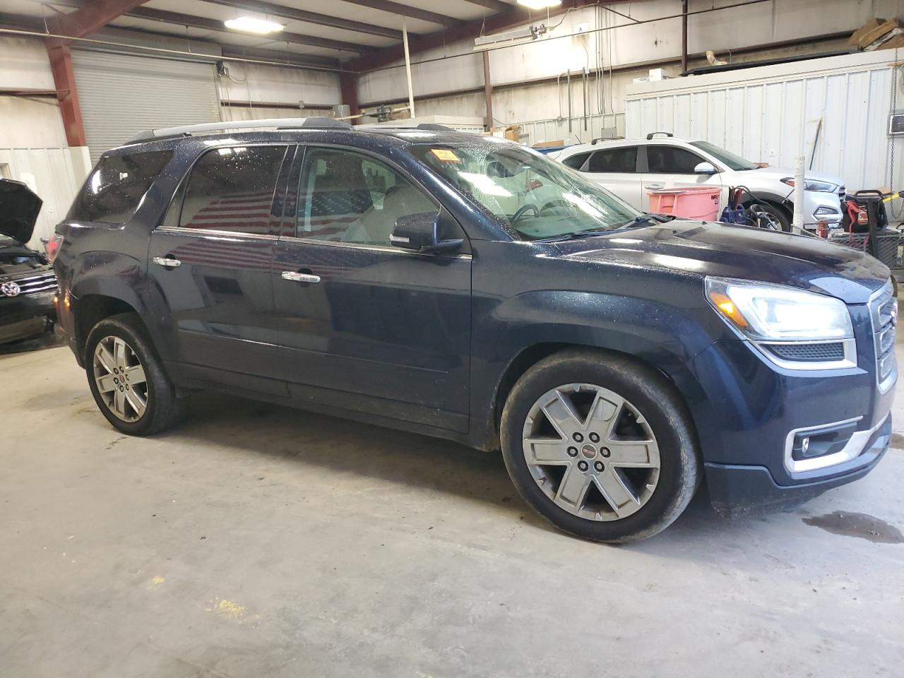 2017 GMC Acadia VIN 1GKKVSKD7HJ233809 Copart auction photo, front end / side damage thumbnail 4