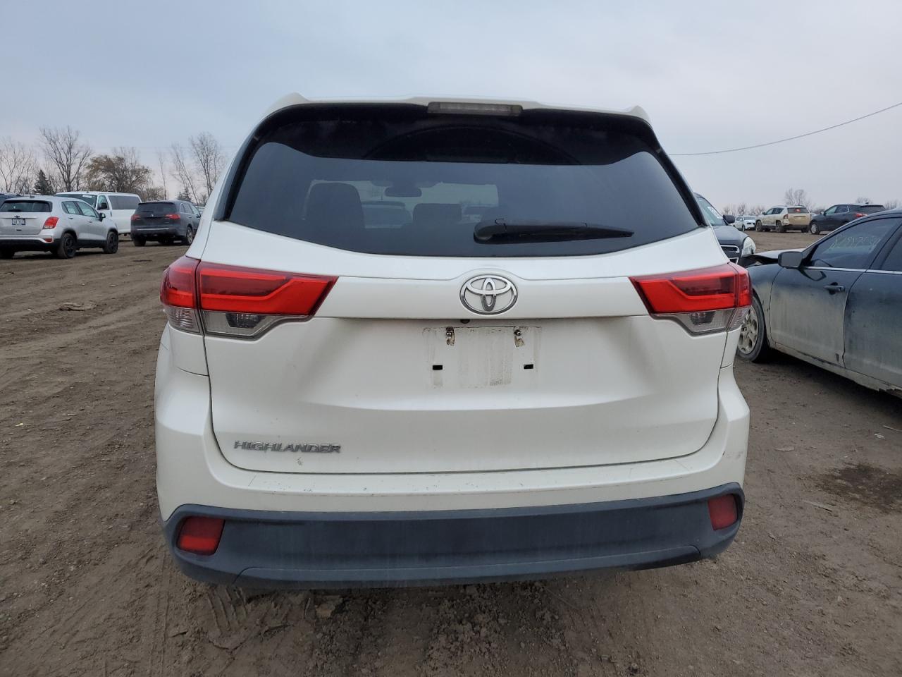 2017 Toyota Highlander VIN 5TDZARFH2HS031054 Copart auction photo, front end / side damage thumbnail 6