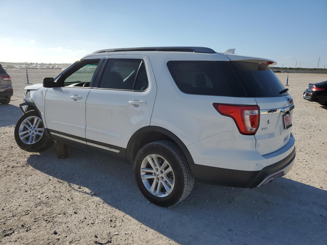 2017 Ford Explorer VIN 1FM5K7DH2HGA15638 Copart auction photo, front end / undercarriage damage thumbnail 2