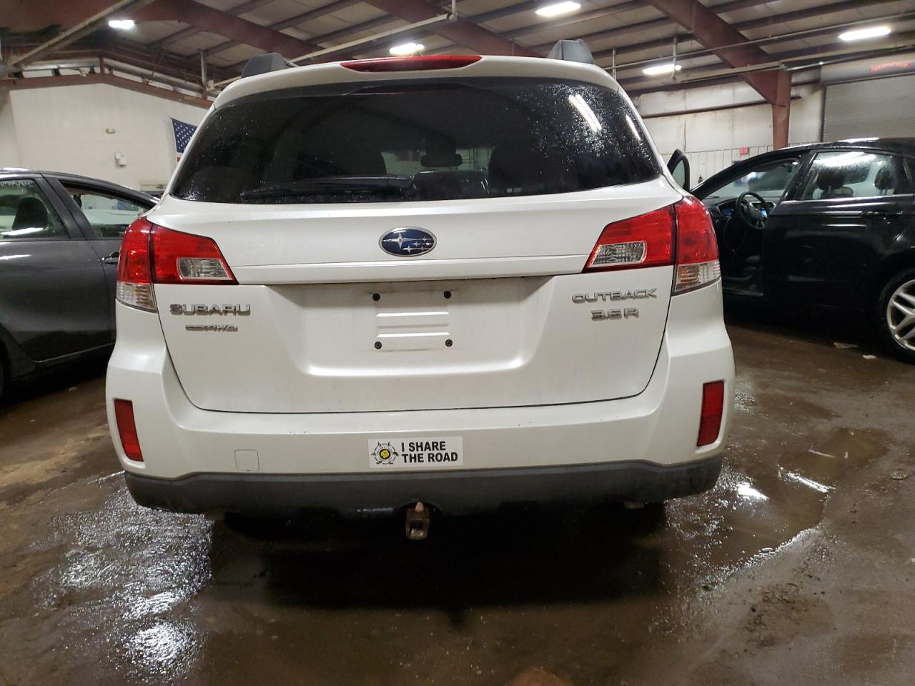 2011 Subaru Outback VIN 4S4BRDJC4B2372362 Copart auction photo, front end / minor dent/scratches damage thumbnail 6