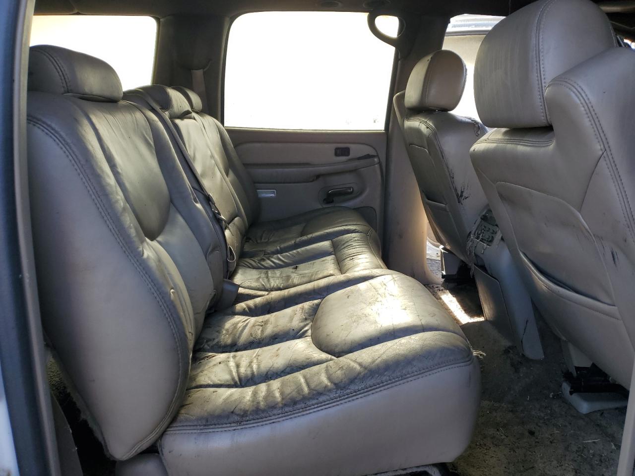 2003 GMC Yukon VIN 1GKFK66U43J247610 Copart auction photo, burn damage thumbnail 11