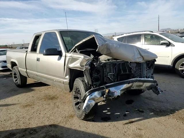 1998 Chevrolet GMT-400 VIN 2GCEC19RXW1165166 Copart auction photo, front end / mechanical damage thumbnail 11