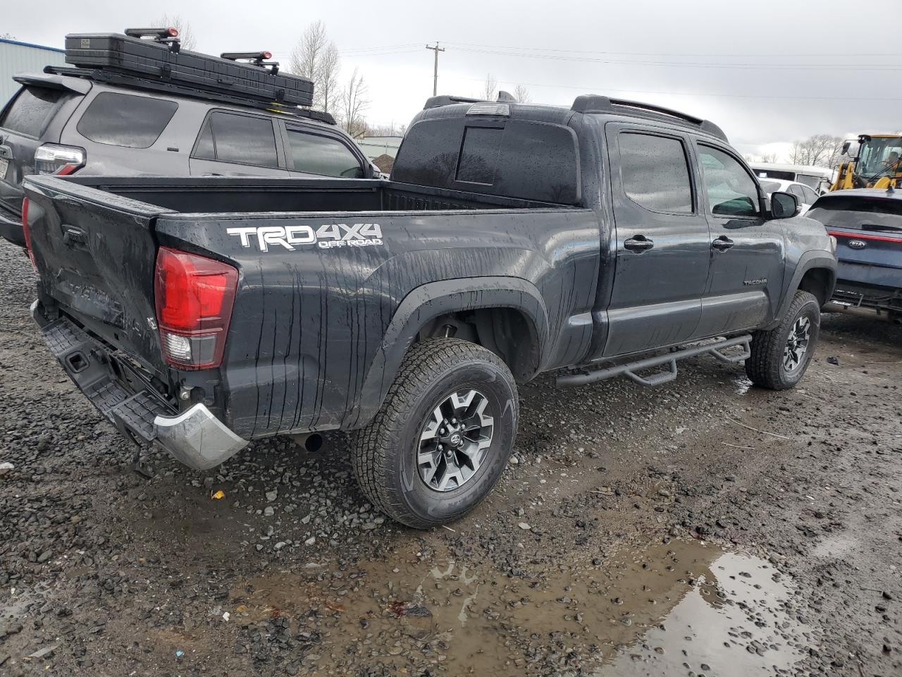 2018 Toyota Tacoma VIN 3TMDZ5BN6JM049585 Copart auction photo, rear end damage thumbnail 3