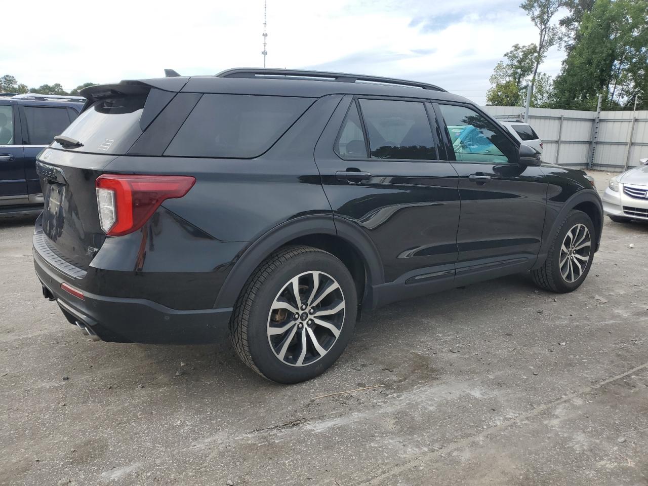 2020 Ford Explorer VIN 1FM5K8GC3LGD12819 Copart auction photo, water/flood damage thumbnail 3