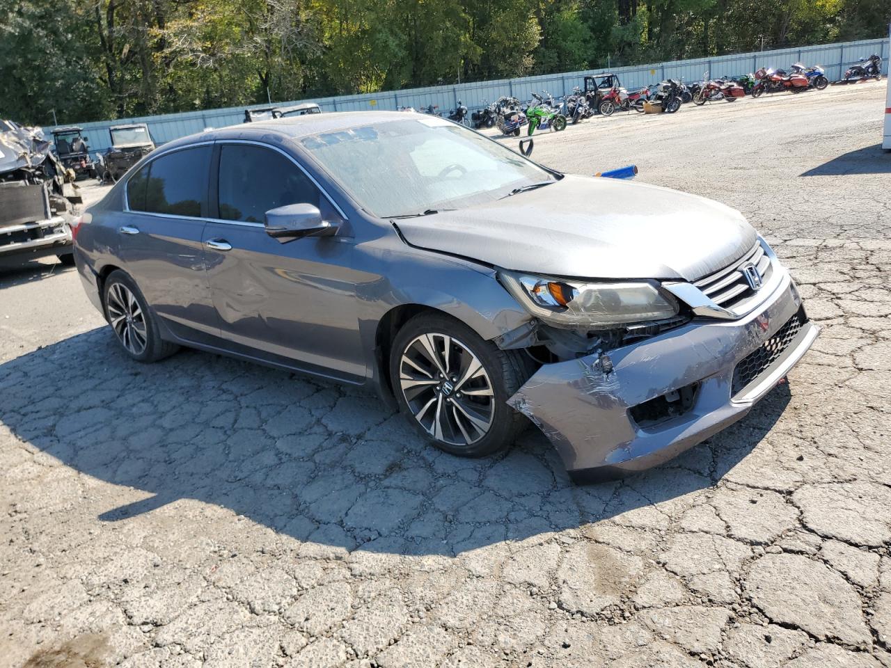 2014 Honda Accord VIN 1HGCR2F8XEA070880 Copart auction photo, front end / minor dent/scratches damage thumbnail 4