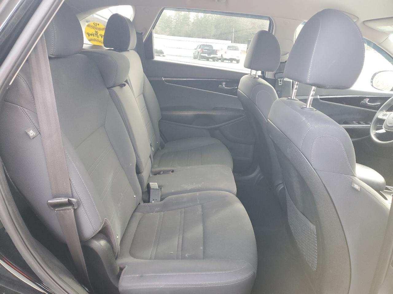 2019 KIA Sorento VIN 5XYPG4A35KG570485 Copart auction photo, all over damage thumbnail 11