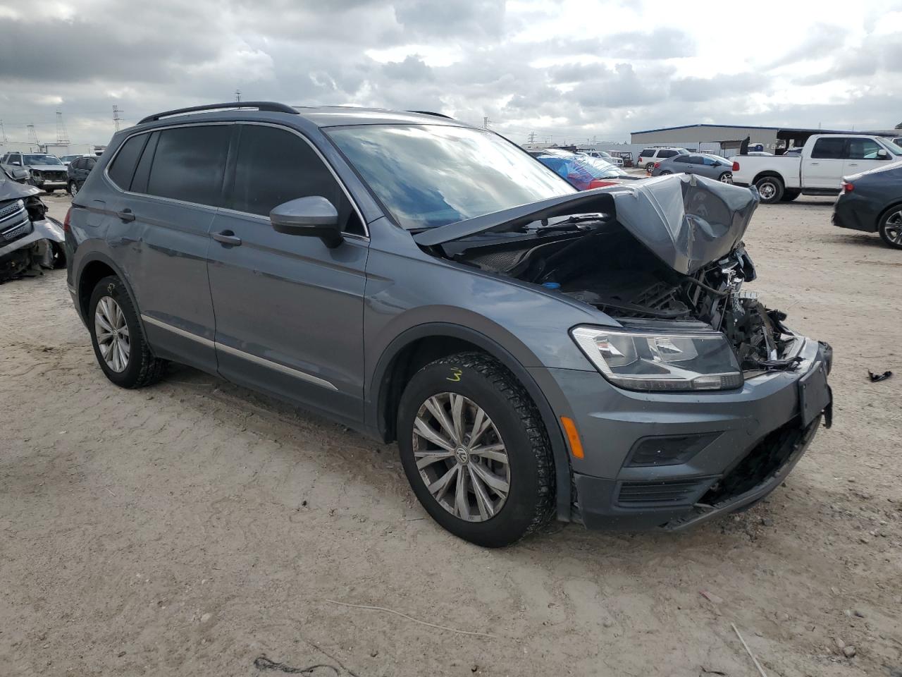 2018 Volkswagen Tiguan VIN 3VV3B7AX0JM131991 Copart auction photo, front end damage thumbnail 4