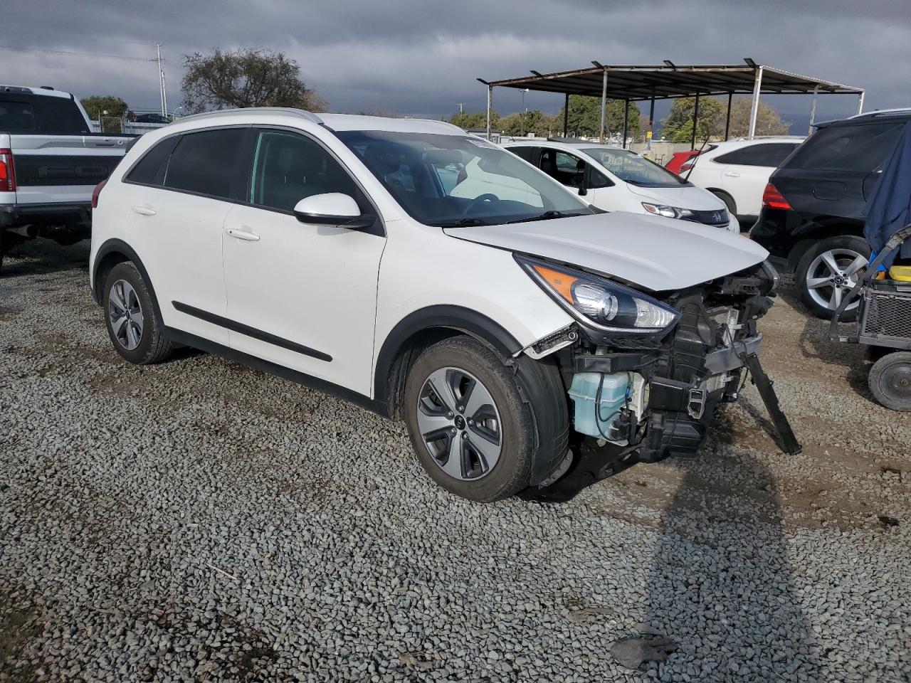 2017 KIA Niro VIN KNDCB3LC2H5095190 Copart auction photo, front end damage thumbnail 4