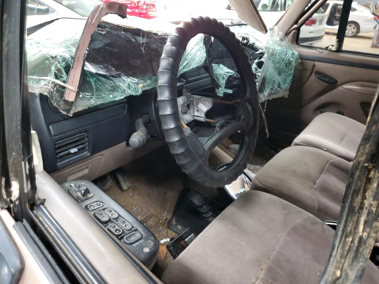 1996 Ford F350 VIN 1FTJW36GXTEA64529 Copart auction photo, rollover / undercarriage damage thumbnail 8