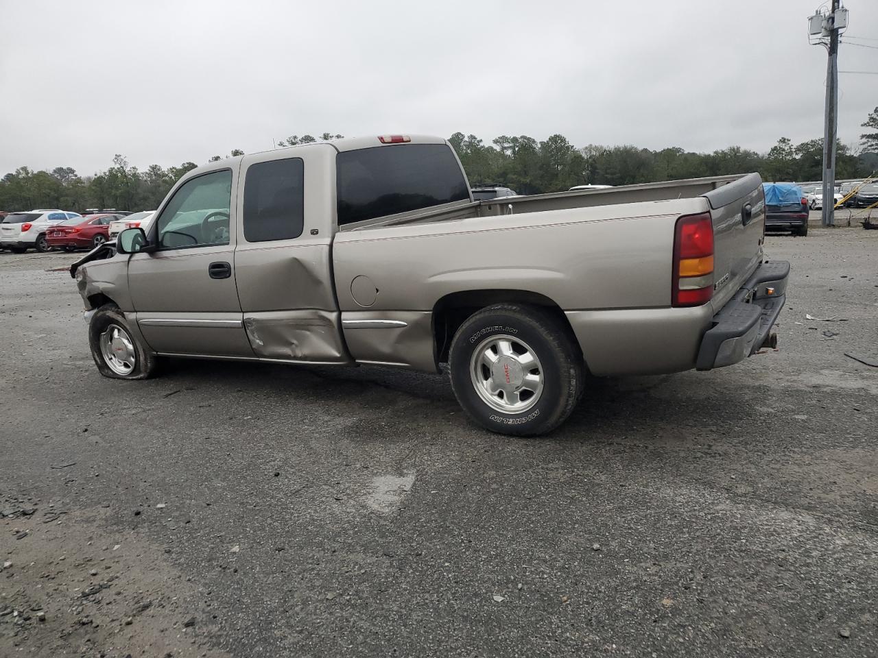 1999 GMC Sierra VIN 2GTEC19T8X1560380 Copart auction photo, front end / side damage thumbnail 2